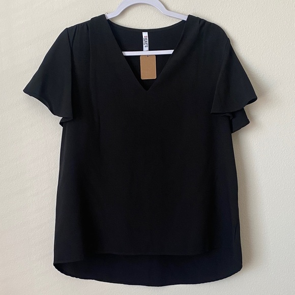 2 Hearts Tops - Chic Black V-Neck Women's Blouse